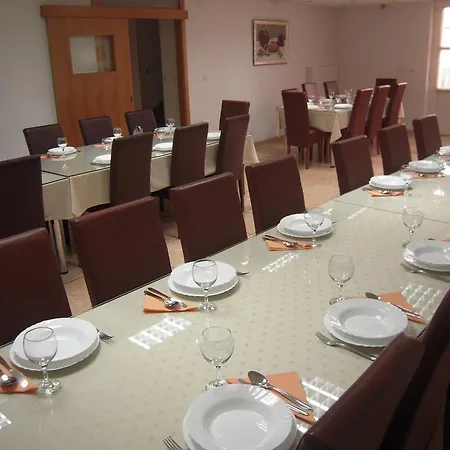 Regina Mundi 3*