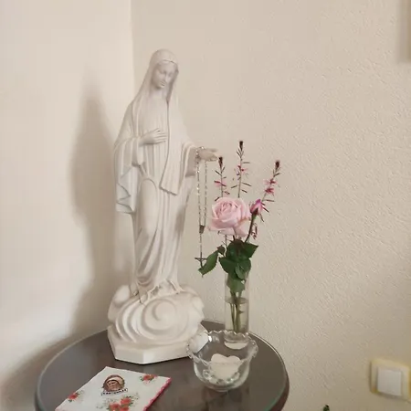 Regina Mundi Guest house